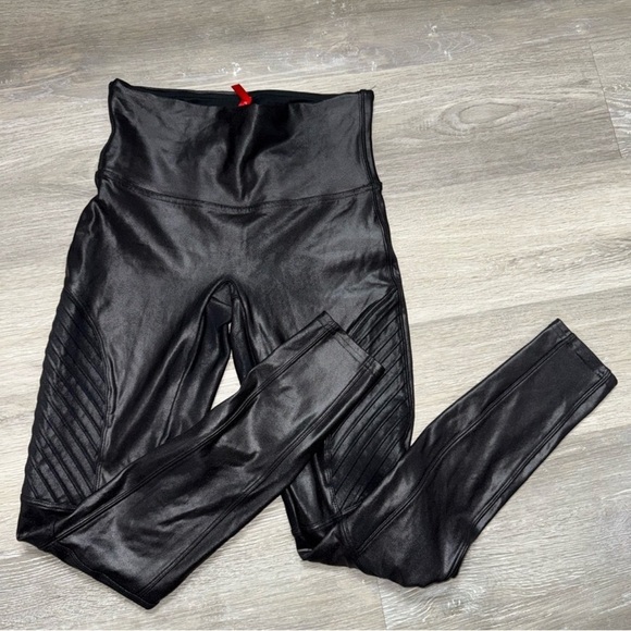 SPANX FAUNS LEATHER MOTO LEGGINGS SZ M. - Picture 10 of 11